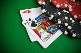 Tata letak meja European Roulette dengan semua area taruhan dan label pembayaran yang jelas